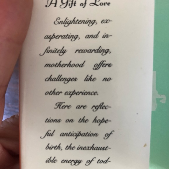 MOTHERHOOD Mini Book - Picture 3 of 9